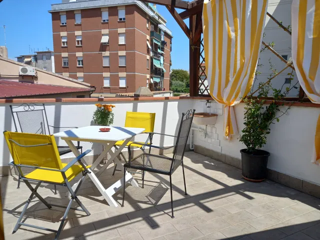 "La Casita" - 2 Floors Apartment, Private Parking, Air-Cond. Attic and Terrace