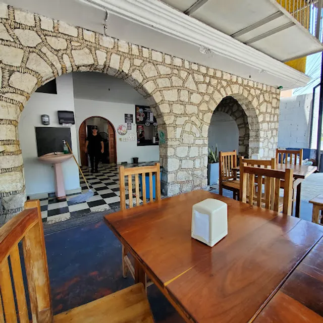 “Carnitas Correa Estilo Michoacán”