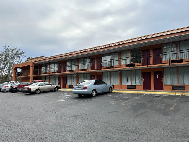 Studio Lodge Macon (Extended Stay)