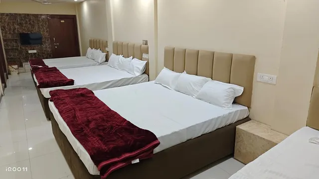 Hotel Shree Parvati Palace Near Ujjain Railway Station