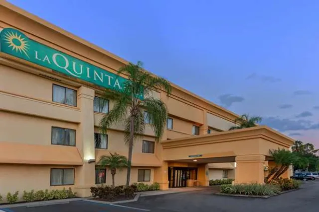 La Quinta Inn & Suites by Wyndham Tampa Brandon West