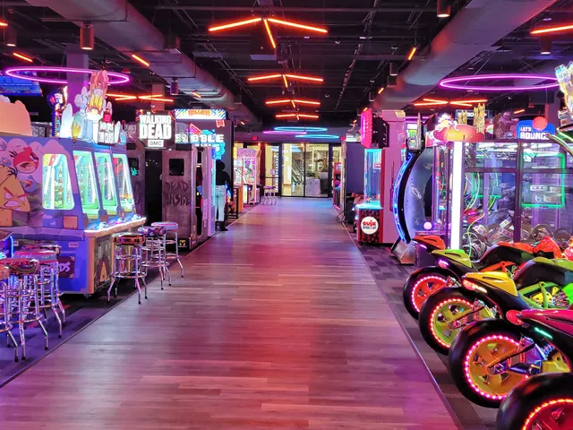 Lucky Strike Tysons Corner