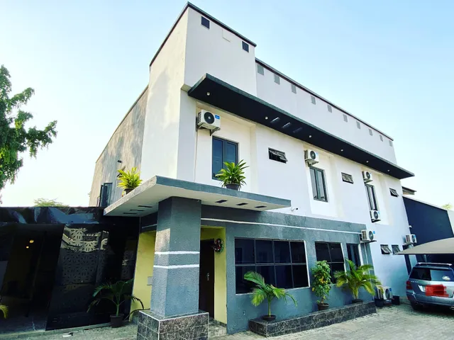 Apex Hotel and Suites