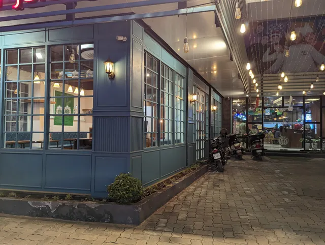 THE ADMIRA COURTYARD