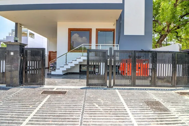 FabExpress Pravi Inn