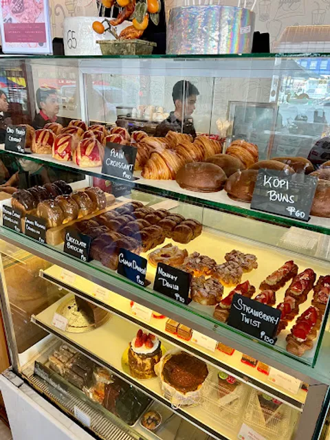 Yuyu Cafe and Dessert Shop