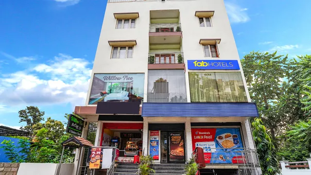 Via Willow Tree Regency