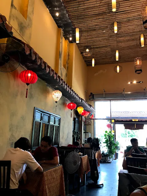 CƠM NIÊU NGÓI ĐỎ Restaurant