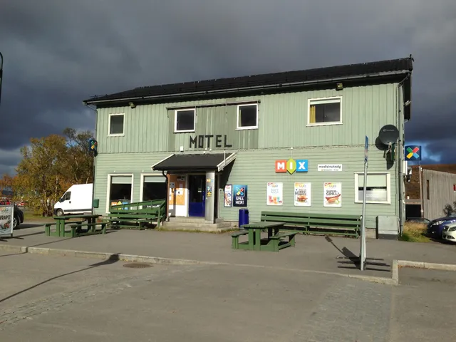 MIX Tana Spiseri og Overnatting