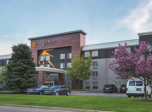 La Quinta Inn & Suites by Wyndham Detroit Utica
