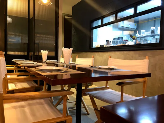 Atmosphere Bar & Bistro