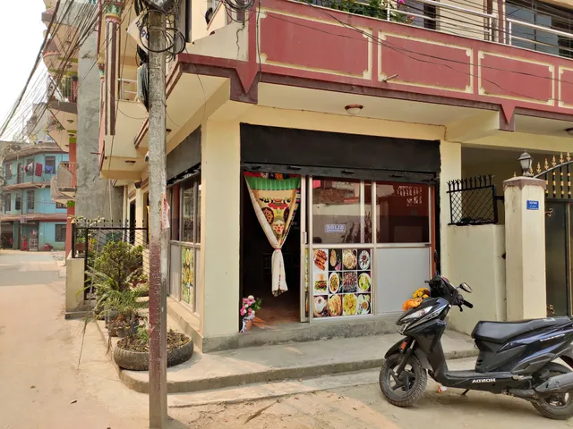 2 SISTER'S RESTURENT