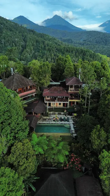 Bintang Munduk Bungalow, Bar & Resto