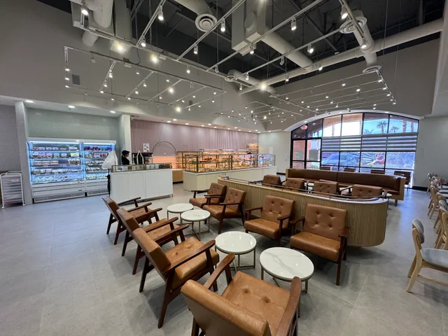 Tous Les Jours Bakery & Cafe