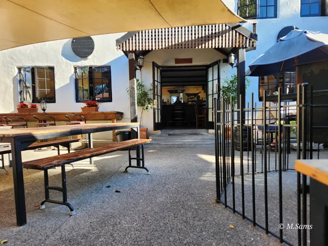 Cork & Keg - Pub and Motel