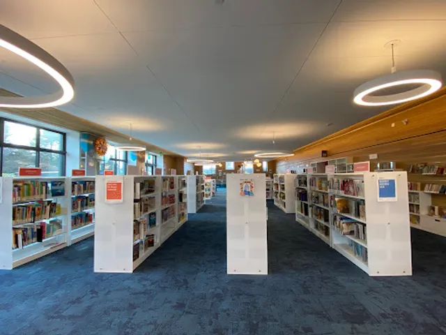 Half Moon Bay Library
