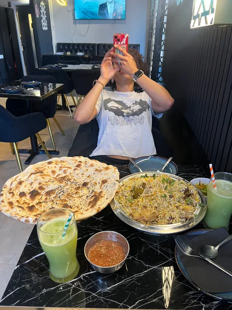 Bab al-Yemen | London