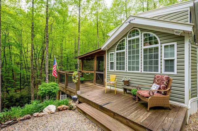 The Owls Perch (5 " clearance needed)