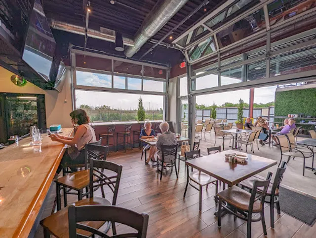 74 Sports Kitchen & Cocktails