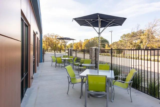 Hampton Inn & Suites Dallas East