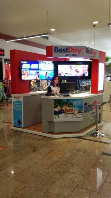 Best Day Plaza Central