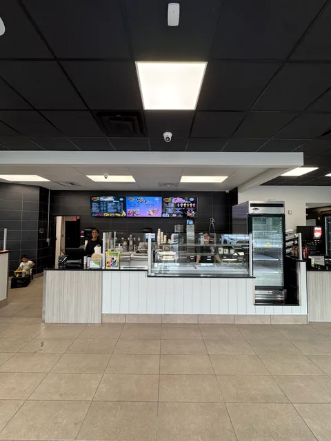 Scoops & Slices , Deli and Ice Cream shop