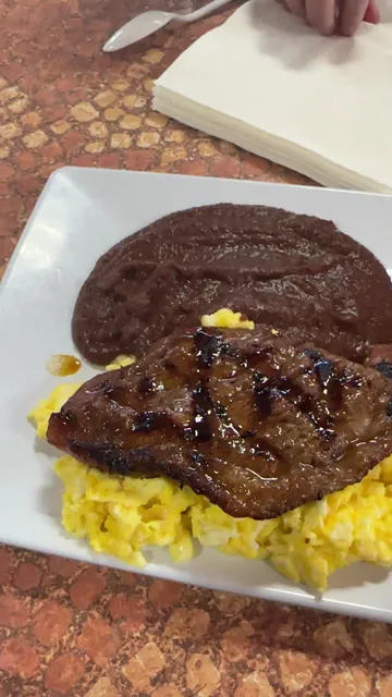 Mi Pequeño Salvadoreño Restaurant