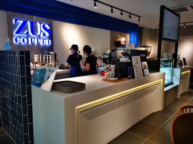 ZUS Coffee • Taman Danau Desa