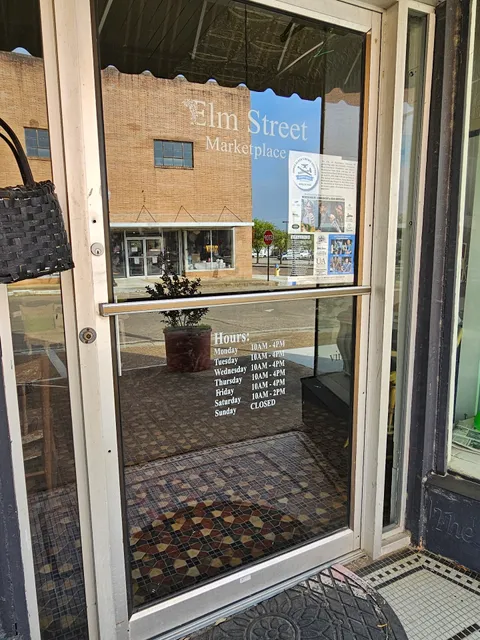 Elm Street Marketplace