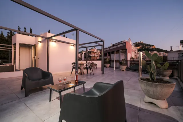 Strefi Hill ABR Suites