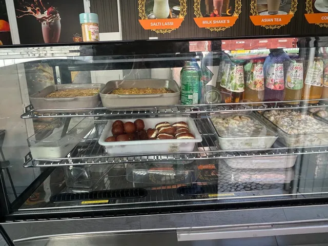 King's Cafe (Halal Food)