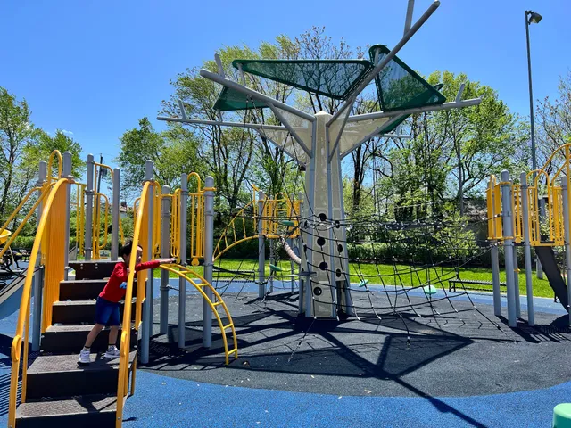 St. Vincent Greenway Trailhead: Trojan Park