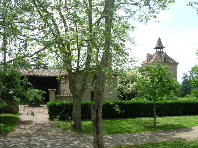 Manau (4 Star Guest House)