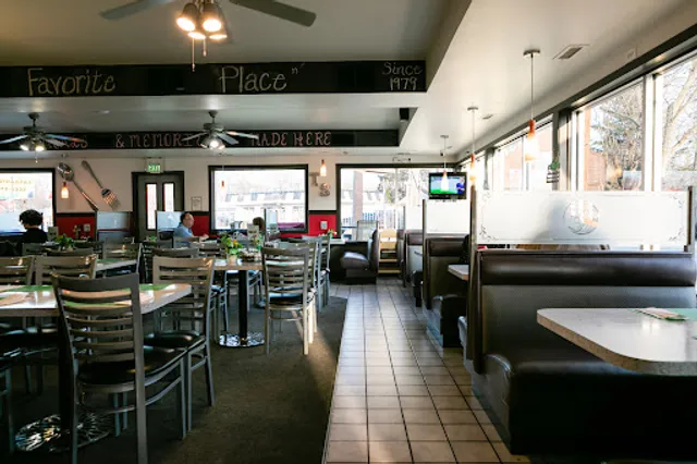 T's Pizza & Family Restaurant