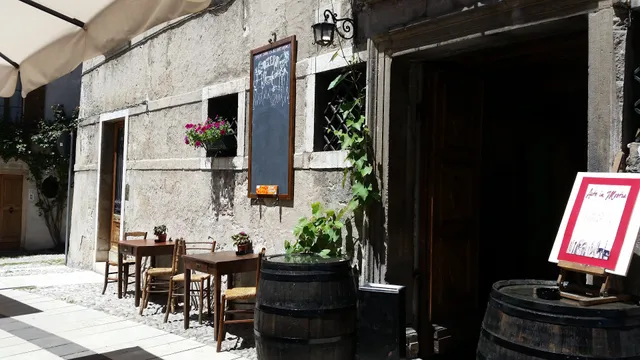 Osteria Mezzaterra