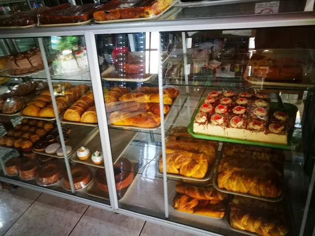 Aromas Bakery and Cafe
