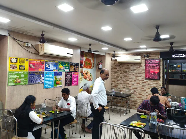 Suprapadham Sweets And Veg Restaurant