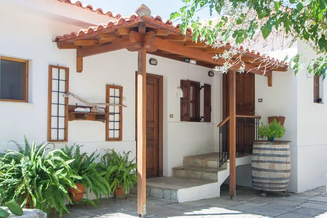 Skiathos Angela Studios & Apartments