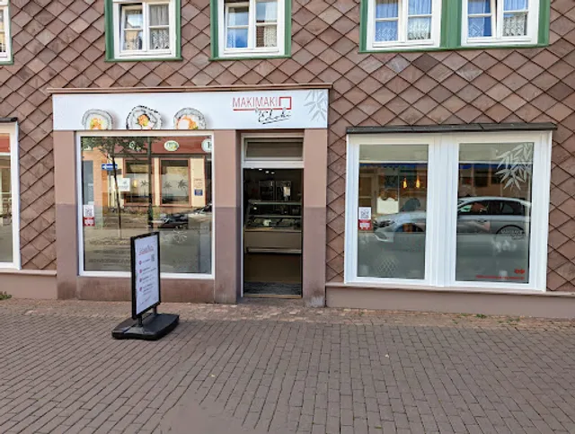 Makimaki by Edoki Holzminden