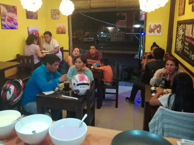 PIÑA PE NUEVO CHIMBOTE