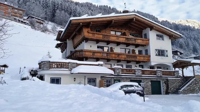 Tirol Appartement Haus Zillertal Fam. Schiestl