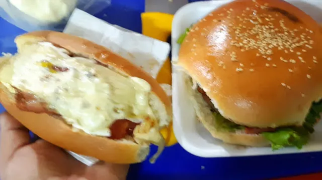 Hot Dogs Y Hamburguesas El Rincon Chetumaleño "Al Estilo Chetumal"