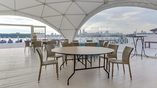 Banketnyy Zal Plakuchaya Iva