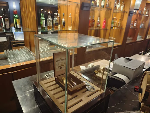 Mirage Bar (Hotel Angsana)