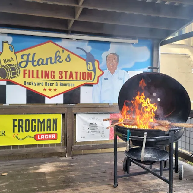 Hank's Filling Station