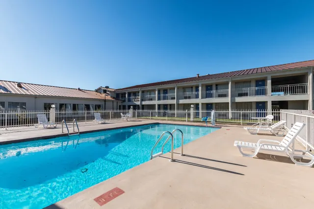 Motel 6 Stephenville, TX