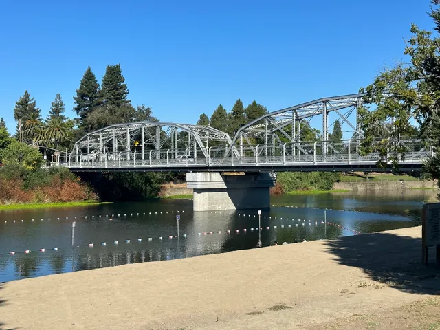 Healdsburg Veterans Memorial Beach