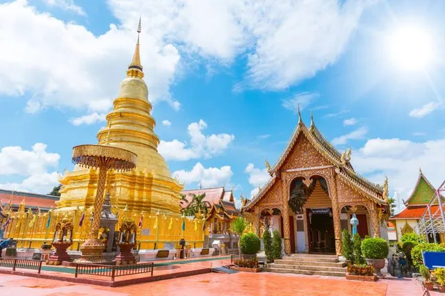 Wat Phra That Haripunchai Woramahawihan