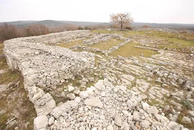 Archäologische Stätte Monkodonja