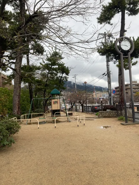 Tsukiwaka Park